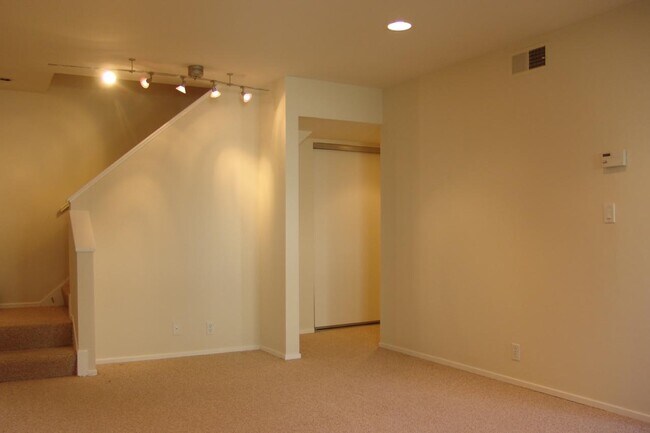 Building Photo - 1800 Cole Ave