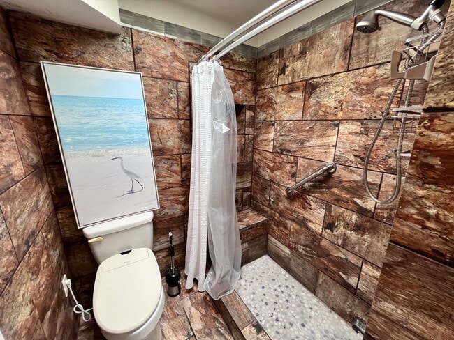 Building Photo - Catalina Foothills- 3 bedroom/ 3 bathroom ...