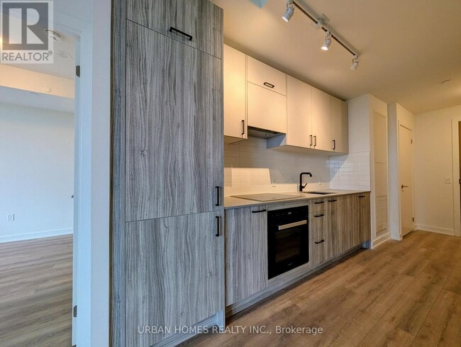 Building Photo - 5 Quarrington Ln