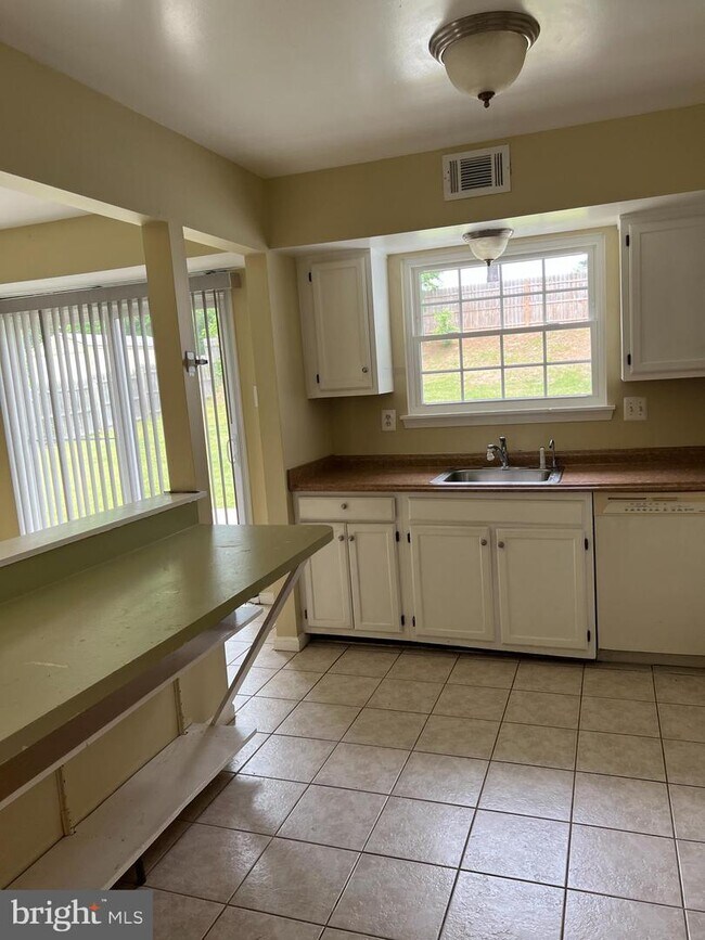 Foto del edificio - 8 Noblewood Ct