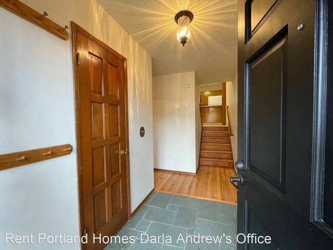 Foto del edificio - 3 br, 3 bath House - 4290 NW Columbia Ave.