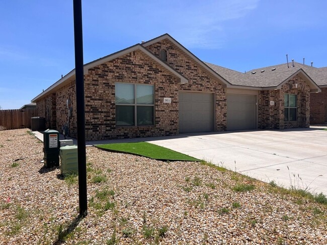 Building Photo - Stylish and Modern 3-Bedroom Duplex for Re...