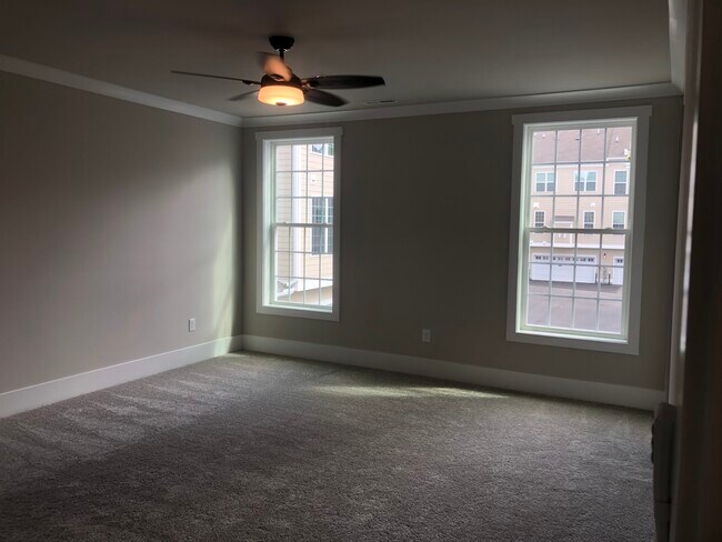 Building Photo - 10310 Sablewood Dr