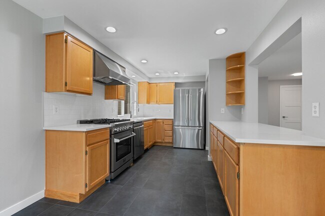 Building Photo - Newly Remodeled Home with Air Conditioning...