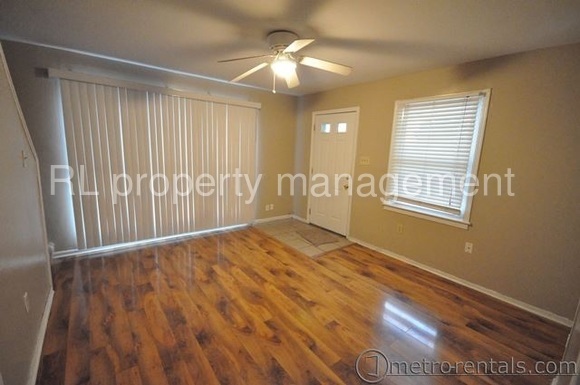 Building Photo - 686 S Hamilton Rd
