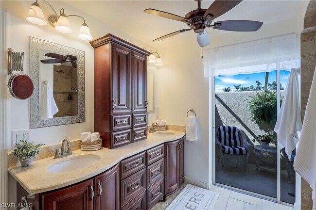 Foto del edificio - 2206 Beach Pkwy W