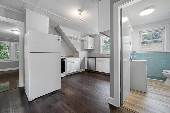 Building Photo - 50 Ruggles St