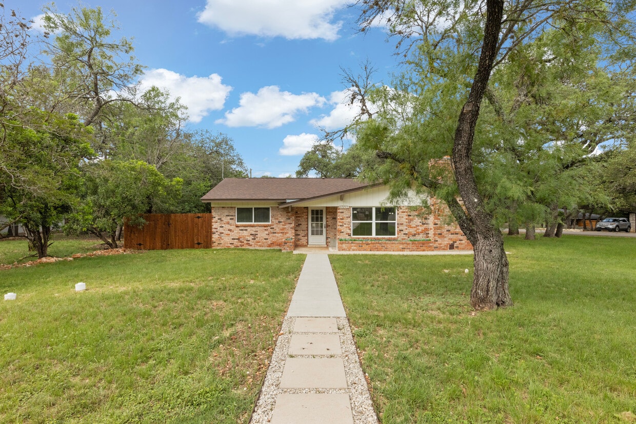 Primary Photo - 17215 Sugar Crest Dr