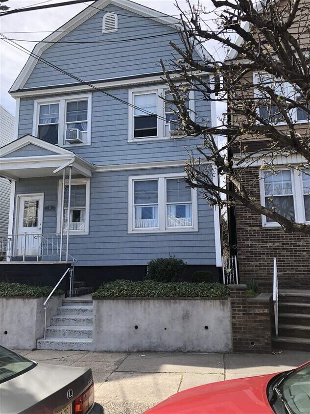 77 Newman Ave, Bayonne, NJ 07002 House Rental in Bayonne, NJ
