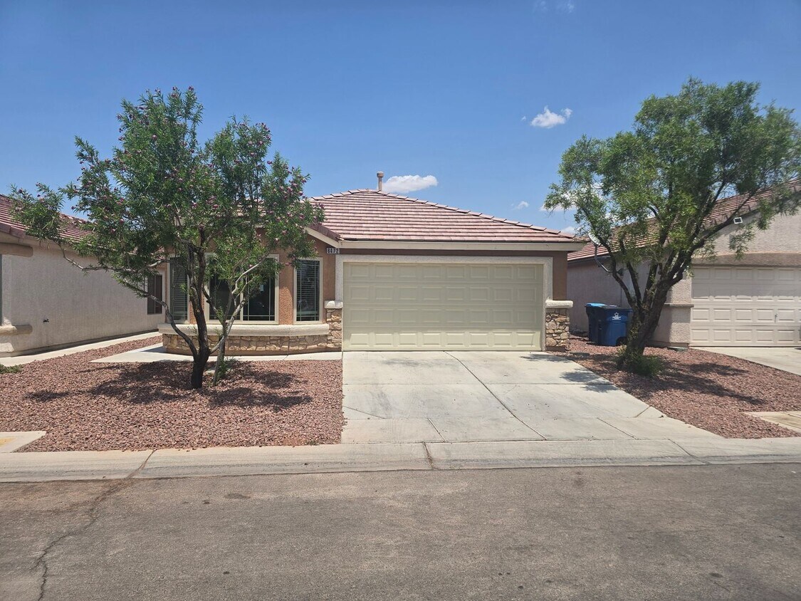 Foto principal - 3..2...1.. REMODEL DONE! 4 BEDS 2 BATHS SI...