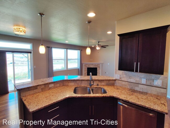 Building Photo - 3 br, 2 bath House - 2664 Sandpiper Loop