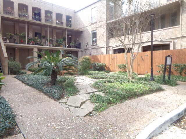 Foto del edificio - 4633 Wild Indigo St