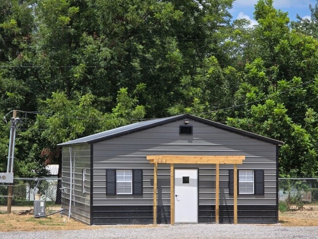 Building Photo - Haleyville Barndos