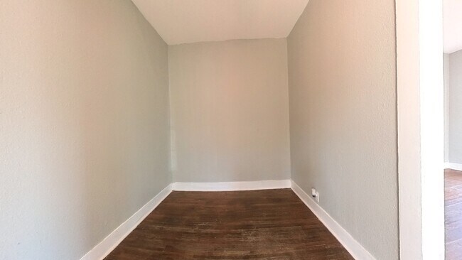 Foto del edificio - 540 Kayton Ave