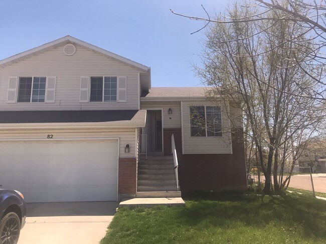 Building Photo - Clearfield Home for Rent