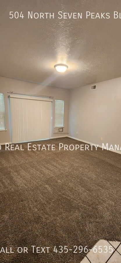 Foto del edificio - 504 N Seven Peaks Blvd