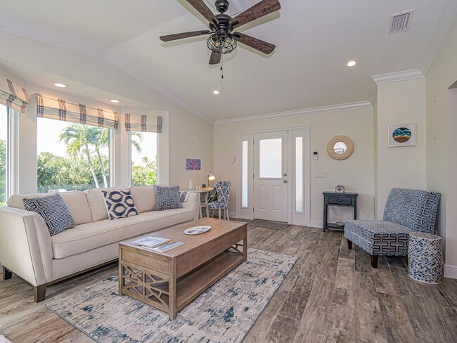 Foto del edificio - 856 Norfolk Pine Ln