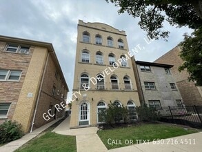 Building Photo - 7512 N Claremont Ave