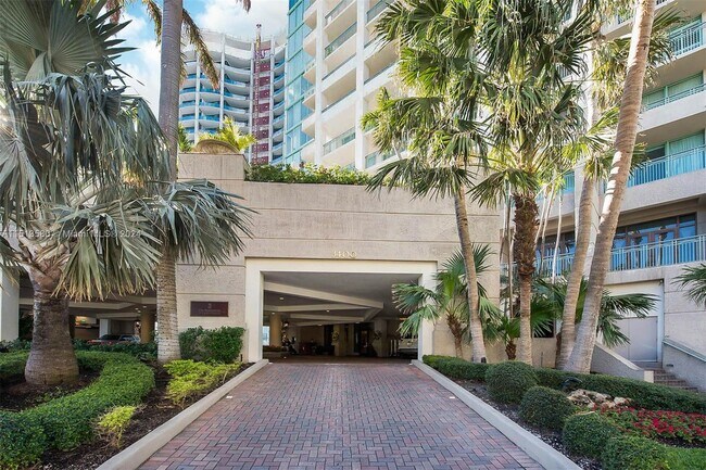 Building Photo - 3400 SW 27th Ave