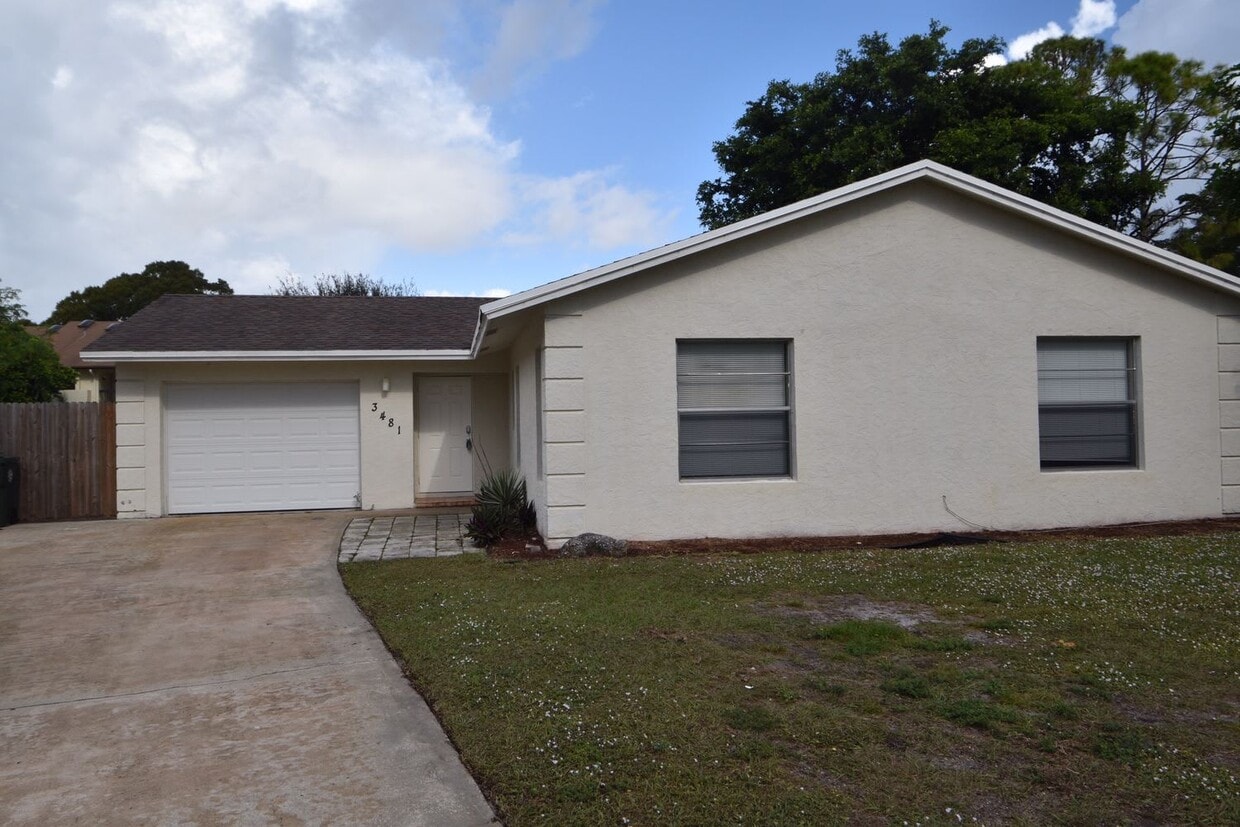 3481 Chickasaw Cir House Rental in Greenacres, FL