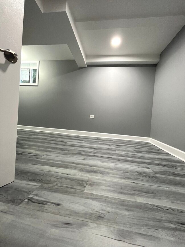 Foto del edificio - 5122 N Austin Ave