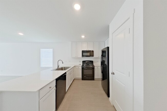 Foto del edificio - 814 Ginkgo Wy