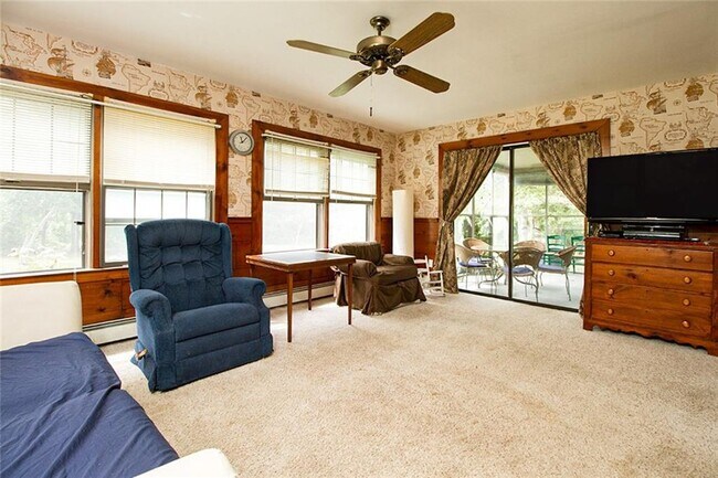 Foto del edificio - 577 Old Harbor Rd