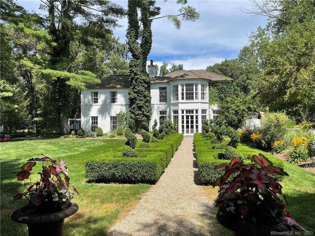 Foto principal - 79 Roxbury Rd