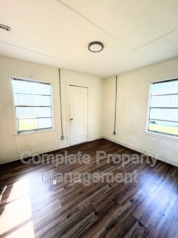 Foto del edificio - 1933 St Charles Ct SW