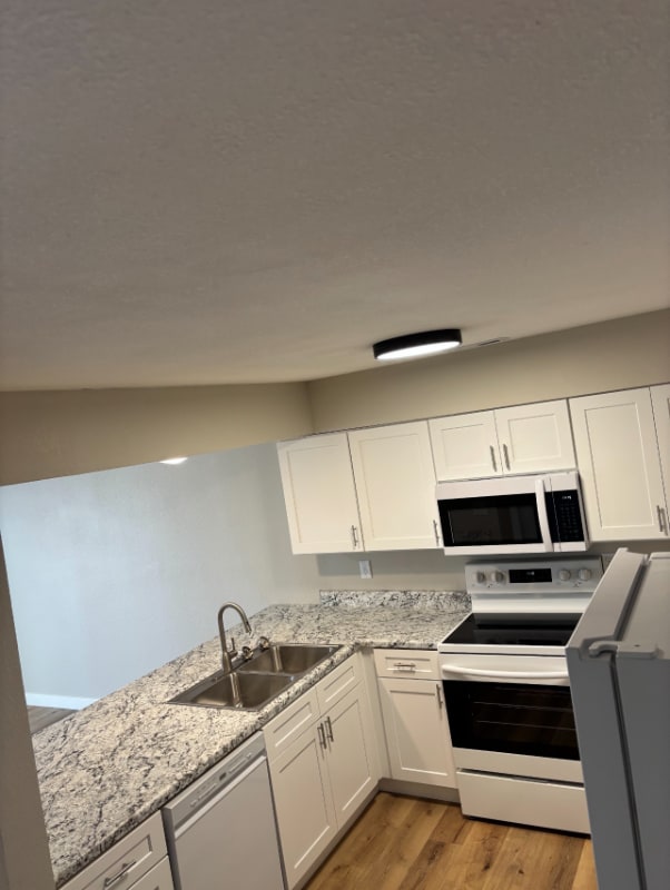 Building Photo - 1068 Mace Rd