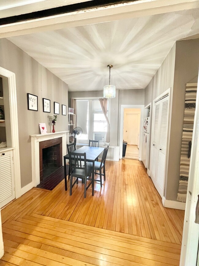 Building Photo - 1733 Commonwealth Ave