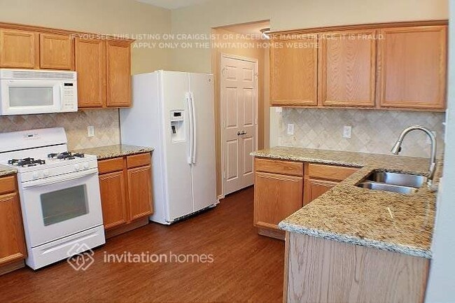 Foto del edificio - 7017 Riverchase Trail