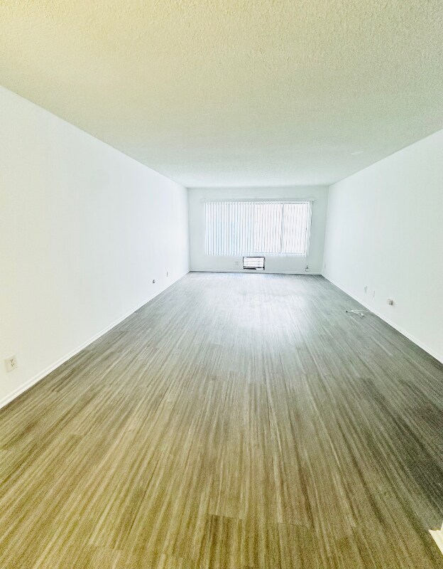 Foto del edificio - 440 Hayworth Ave