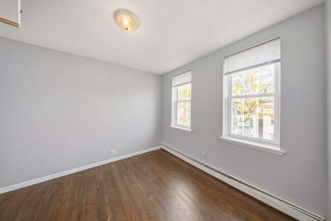 Foto del edificio - 303 3rd St