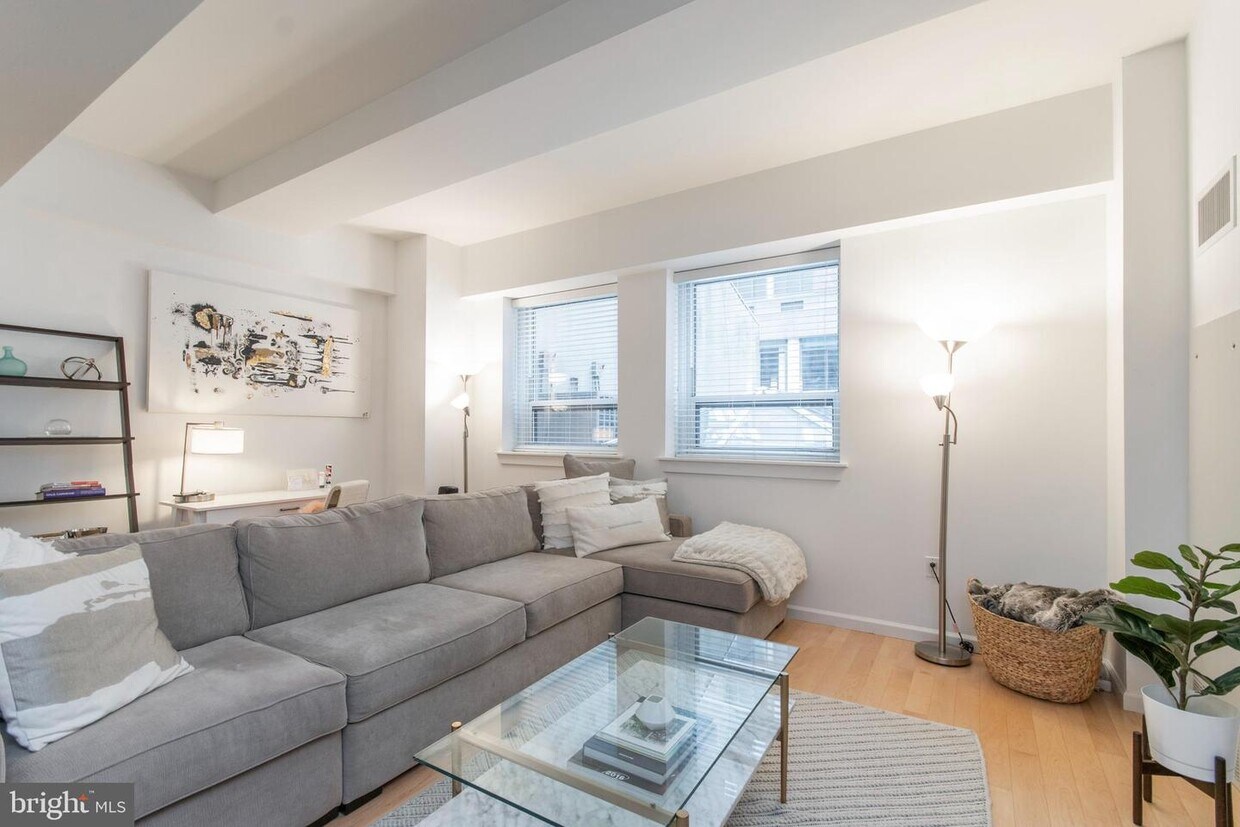 Foto principal - 1425 Locust St