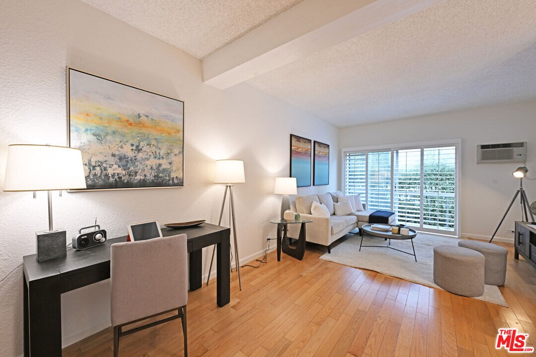 Foto principal - 1440 Veteran Ave