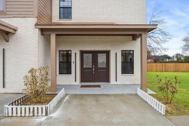 Foto del edificio - 24727 Saddlespur Ln