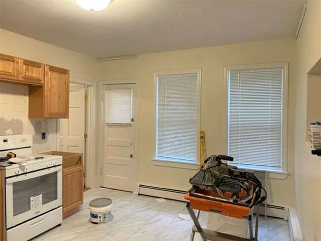 Building Photo - 46 Linden Ave