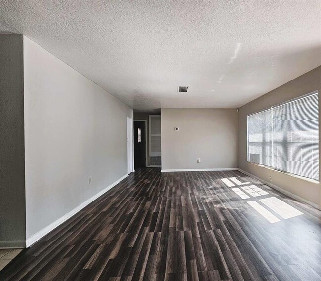 Foto del edificio - 1412 Braebury Dr