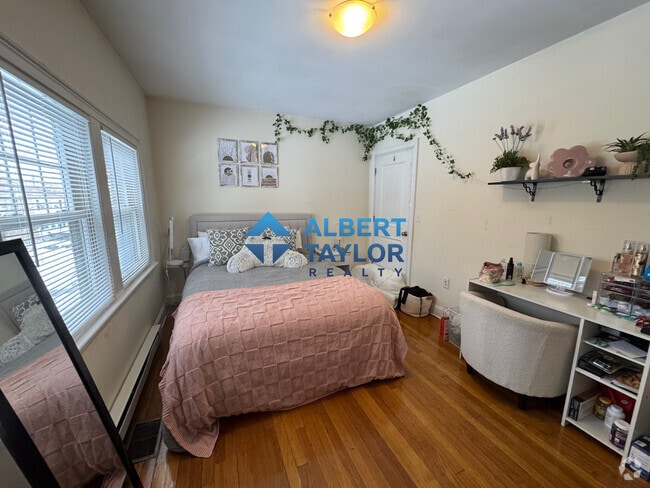Building Photo - 44 Greycliff Rd