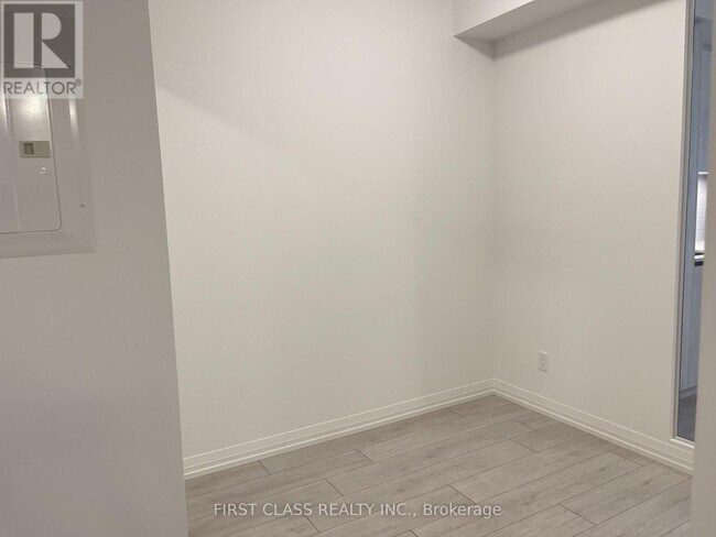 Photo du bâtiment - 400 King St W