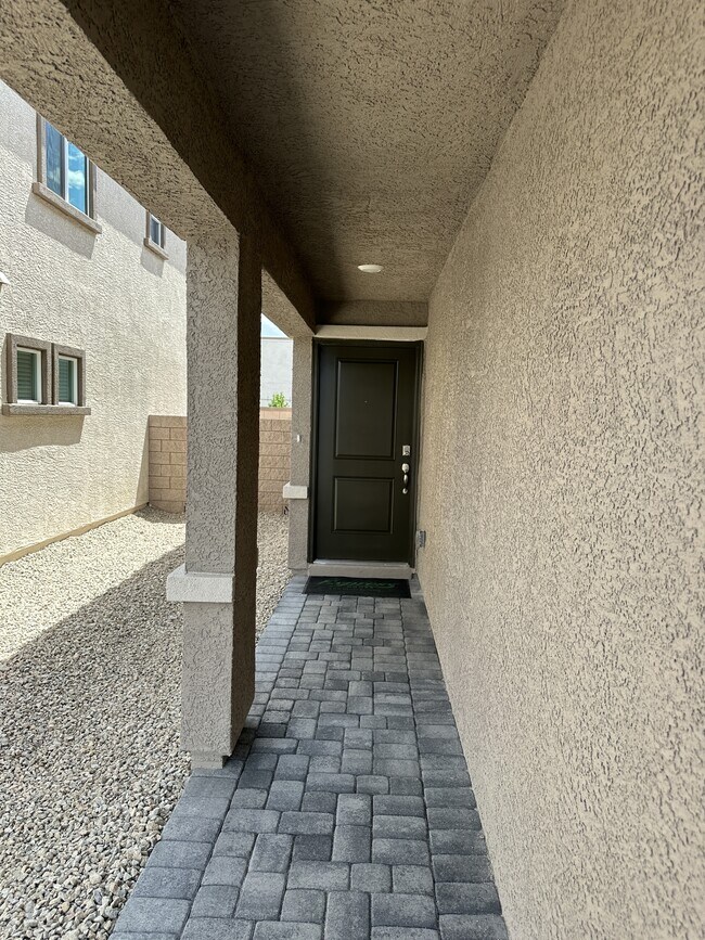 Building Photo - 3345 Tarantella Ave