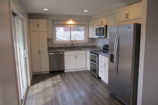 Foto del edificio - 3 Bedroom House in Burlington