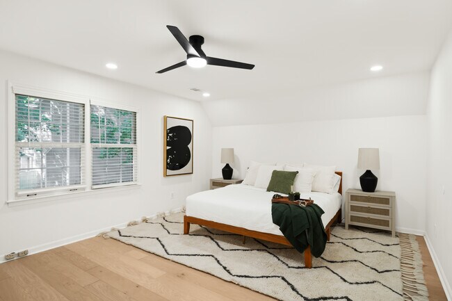 Foto del edificio - 4506 Reva Way NE