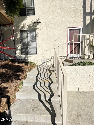 Building Photo - 263 S Ventura Rd
