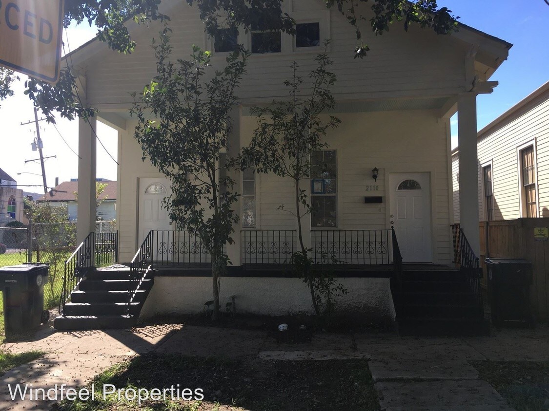 Primary Photo - 2108 Bienville St