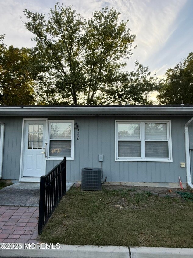 Primary Photo - 435D Picardy Ct