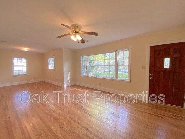 Foto del edificio - 1429 Simmons St