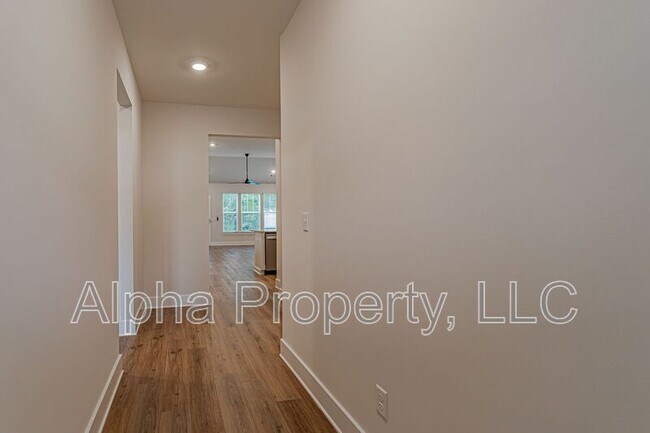 Building Photo - 1554 Shallons Ct