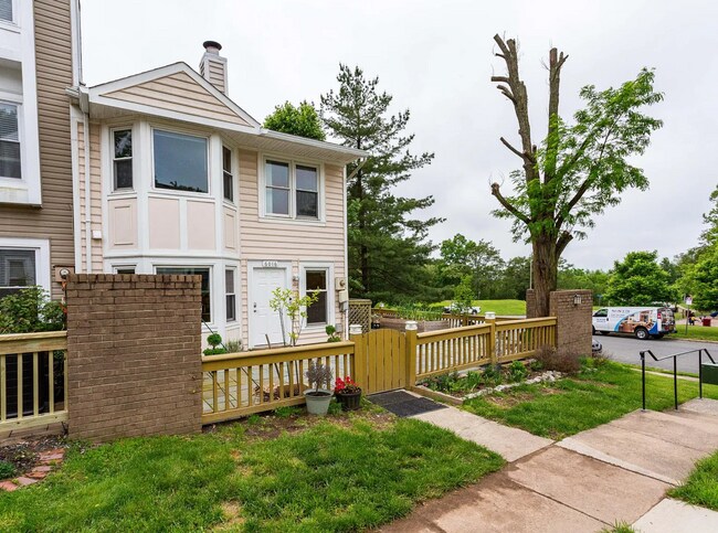 Building Photo - 6016 Sunset Ridge Ct